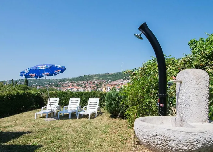 Solmar, With Big Terrace Near Nature Apartmán